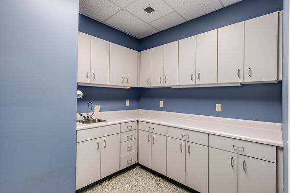 Surgery Center: 1059 Neal St, Cookeville, TN 38501